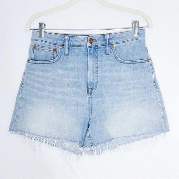 Madewell - Curvy High Rise Light Wash Denim Shorts